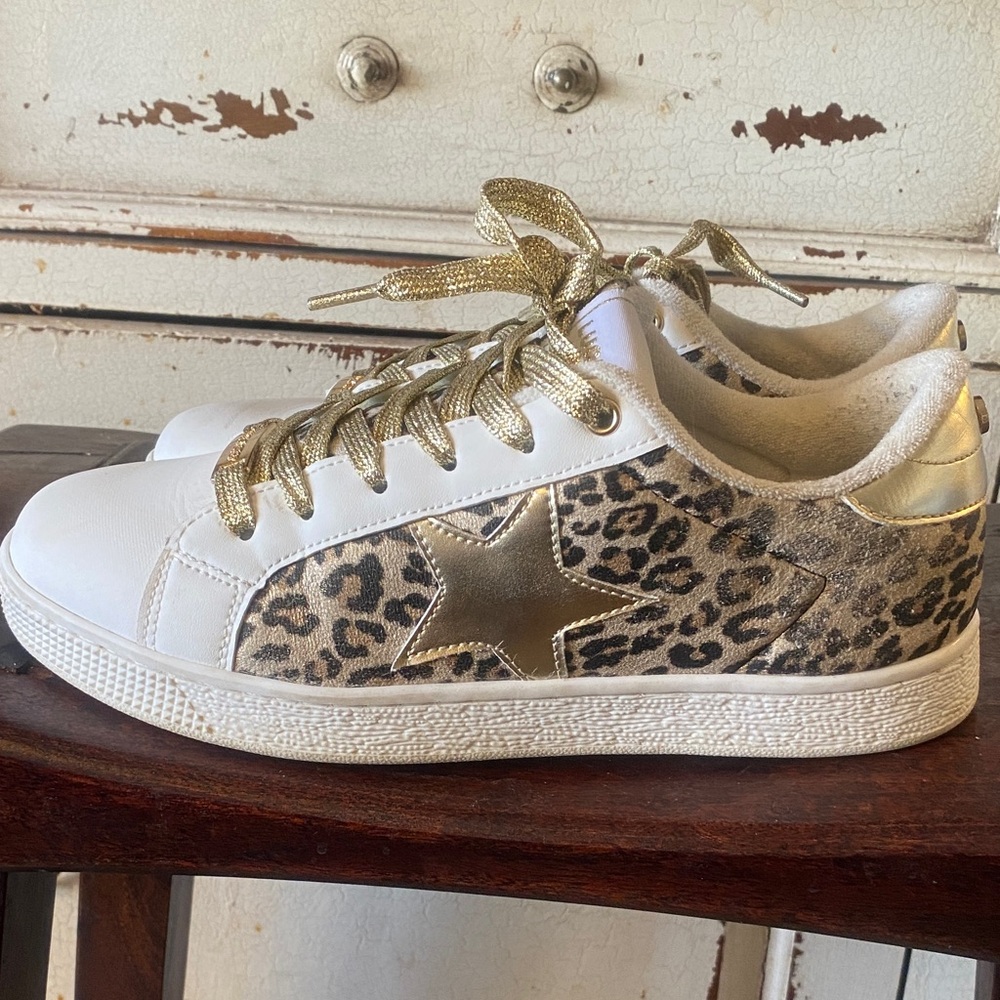 Art Class Kaitlyn Star Court Sneakers Cheetah Leopard Athletic Comfort